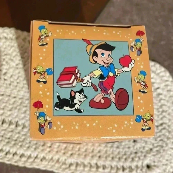 1993 Walt Disney Pinocchio Cup - Picture 5 of 8